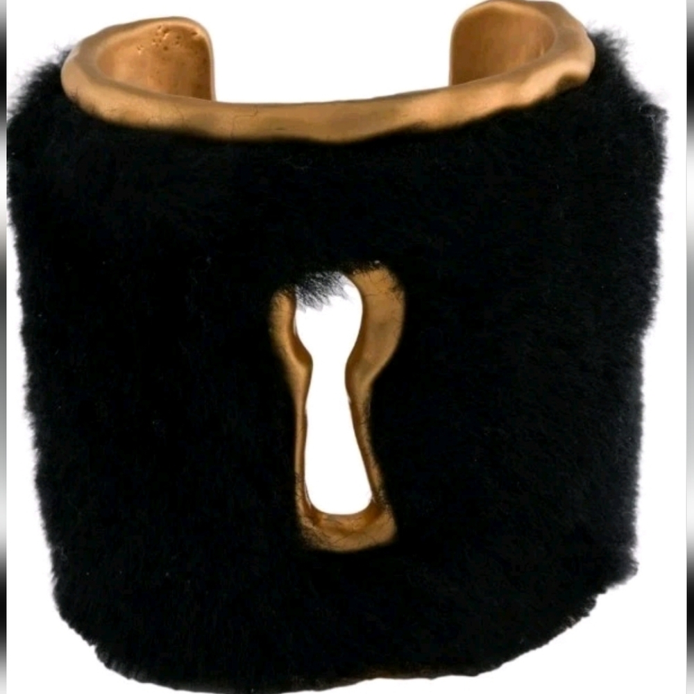 🌹RARE. Schiaparelli Fur and Wool on Brass Bracelet